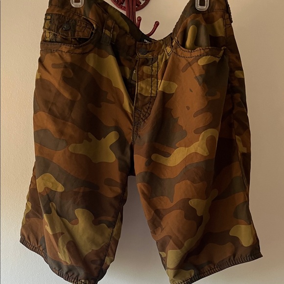 Men's True Religion Camouflage Cargo swim shorts - Picture 1 of 5